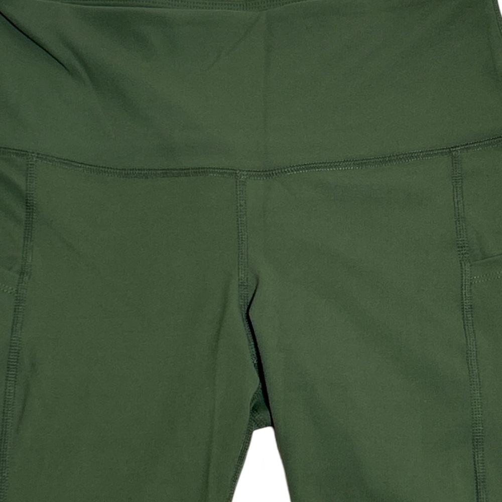 NWT Women's Forest Green Biker Shorts Green Size M - Picture 2 of 5